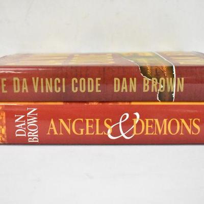 2 Hardcover Books by Dan Brown: The DaVinci Code & Angels & Demons