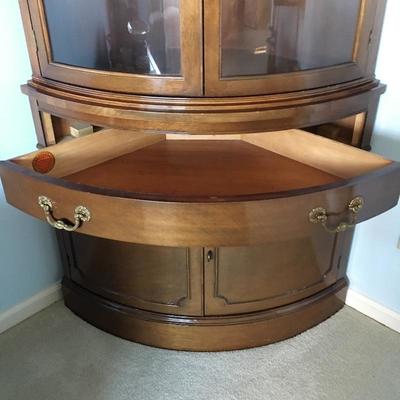 Lot 1 - Corner Cabinet