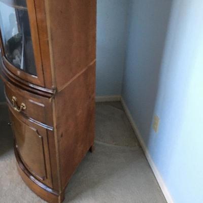 Lot 1 - Corner Cabinet