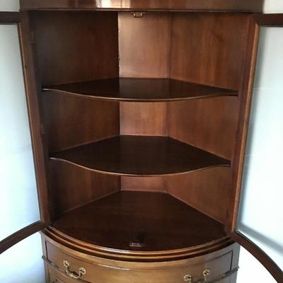 Lot 1 - Corner Cabinet