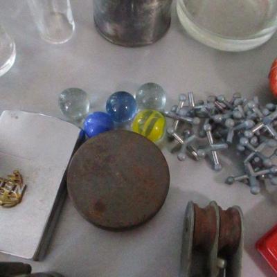 Lot 202 - Junk Drawer Items