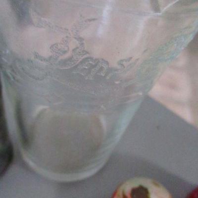 Lot 202 - Junk Drawer Items