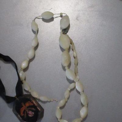 Lot 203 - Costume Jewelry 