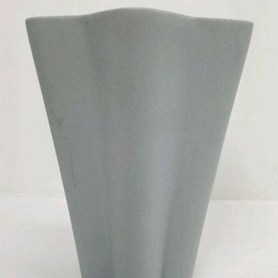 Large Iris Vase by Clara von Zweigbergk - Hay - Pastel Grey