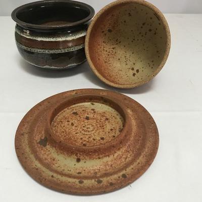 Lot 31 - Honey, Garlic and Fruit Bowl Pottery