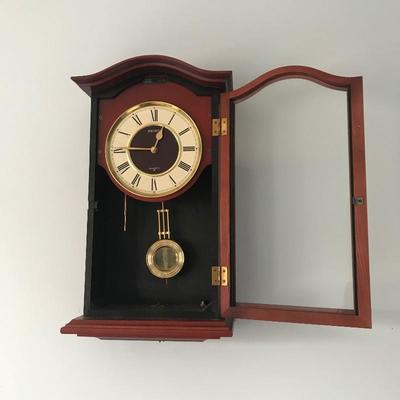 Lot 37 - Quartz Seiko Wall Clock
