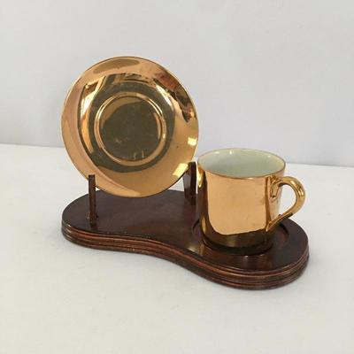Lot 38 - Gold Home Accents