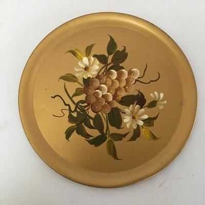 Lot 38 - Gold Home Accents