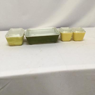 Lot 57 - Vintage Pyrex