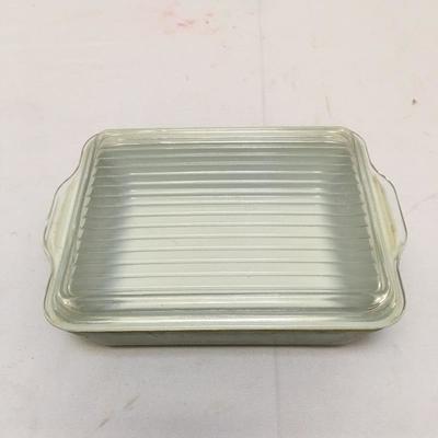 Lot 57 - Vintage Pyrex