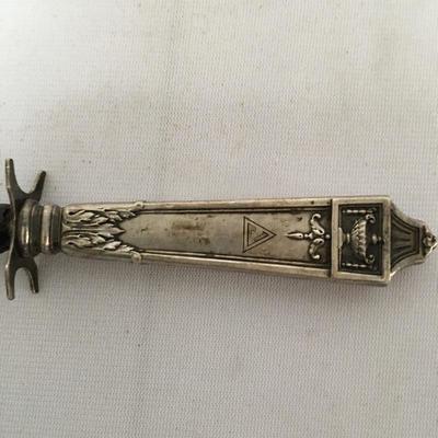  Lot 58 - Knives (incl Henckel), Horn Serving Utensils and More