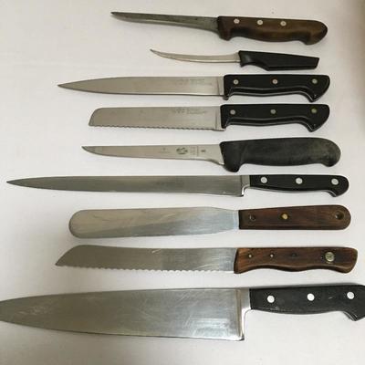  Lot 58 - Knives (incl Henckel), Horn Serving Utensils and More