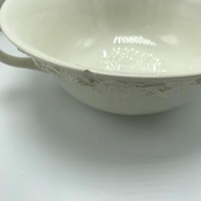 Lot 61 - Wedgwood Pedestal Bowl with Six Matching Fruit Bowls