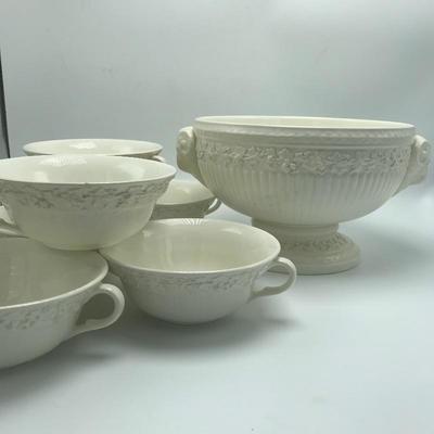 Lot 61 - Wedgwood Pedestal Bowl with Six Matching Fruit Bowls