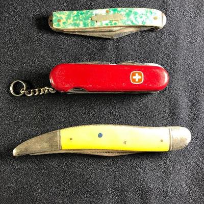 Lot 71 - Pocket Knife Collection - Imperial (USA) &  Wenger Switzerland 