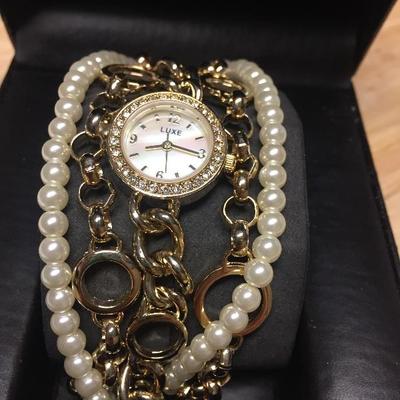 New Gorgeous Gold Tone Chain - Faux Pearls -  Crystal - Quartz Watch Bracelet