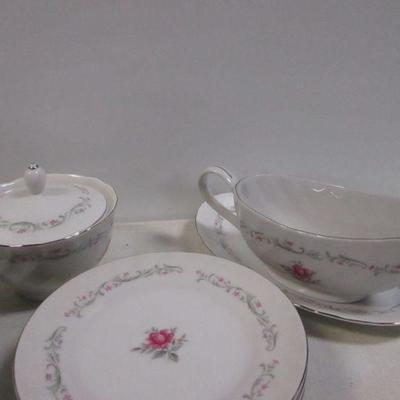 Lot 110 - Royal Swirl Fine China Japan