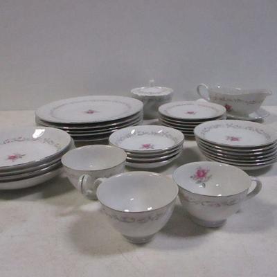 Lot 110 - Royal Swirl Fine China Japan