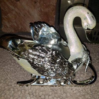 Beautiful Swan Decor