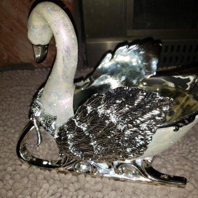 Beautiful Swan Decor