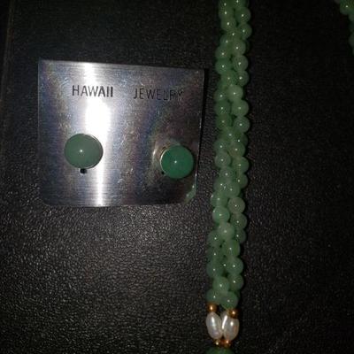 Beautiful Jade necklace and Earrings 