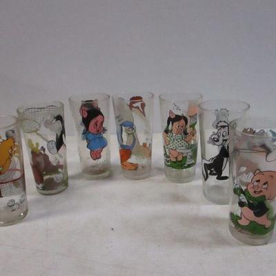 Lot 134 - Set 2 Of 3 - Looney Tunes Glasses 1973-1976 Pepsi Collection 