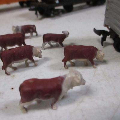 Lot 137 - Gilbert Revell HO Trains 