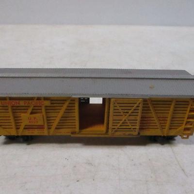 Lot 137 - Gilbert Revell HO Trains 