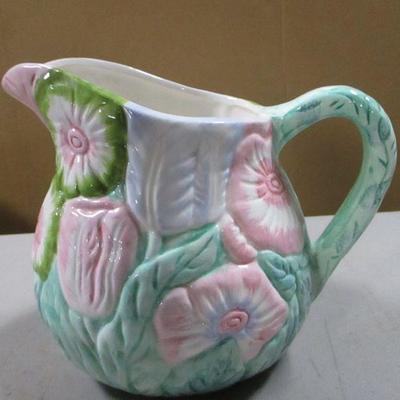 Lot 160 - Pottery Vessels