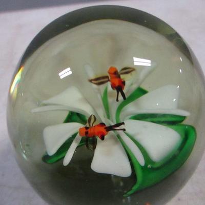 Lot 165 - Glass Paperweights 