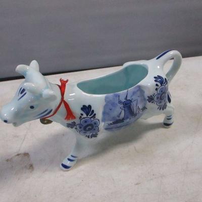 Lot 173 - Holland Cow Creamer & Royal Worcester Egg Coddlers