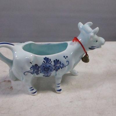 Lot 173 - Holland Cow Creamer & Royal Worcester Egg Coddlers