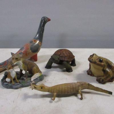 Lot 174 - Wooden - Ceramic - Animals