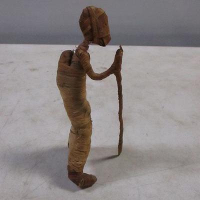 Lot 180 - Baskets & Woven Platters - Figures