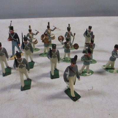 Lot 181 - Toy Soldier Figurines