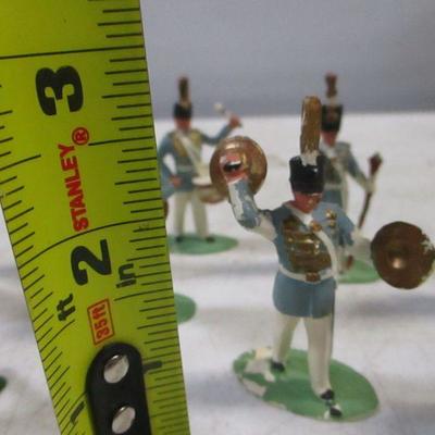 Lot 181 - Toy Soldier Figurines
