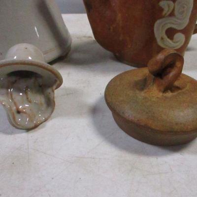 Lot 183 - Ceramic Teapots