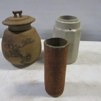 Lot 184 - Random Pottery Items