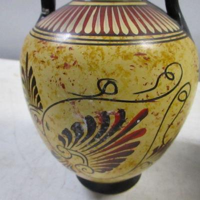 Lot 185 - Home Decor Items