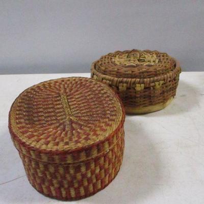 Lot 192 - Home Decor Items