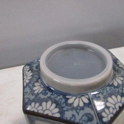 Lot 194 - Asian Style Items - Buddas