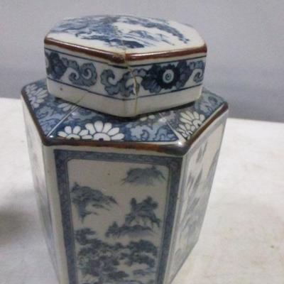 Lot 194 - Asian Style Items - Buddas