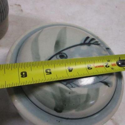 Lot 196 - Decorative Pottery Items