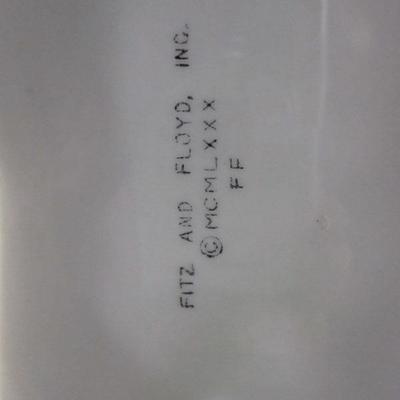 Lot 198 - Fitz & Floyd Tissue Holder - Bird Feeder