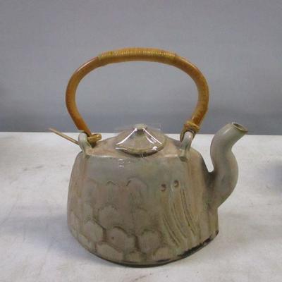 Lot 202 - Decorative Pottery Items