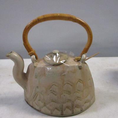 Lot 202 - Decorative Pottery Items