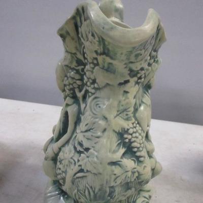 Lot 202 - Decorative Pottery Items