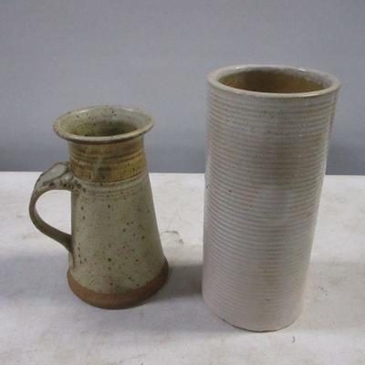 Lot 202 - Decorative Pottery Items