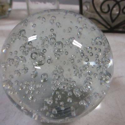 Lot 205 - Home Decor Items