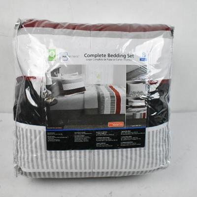 Mainstays Queen Complete Bedding Set, 8 Pieces , Red, Black & Gray Stripes - New